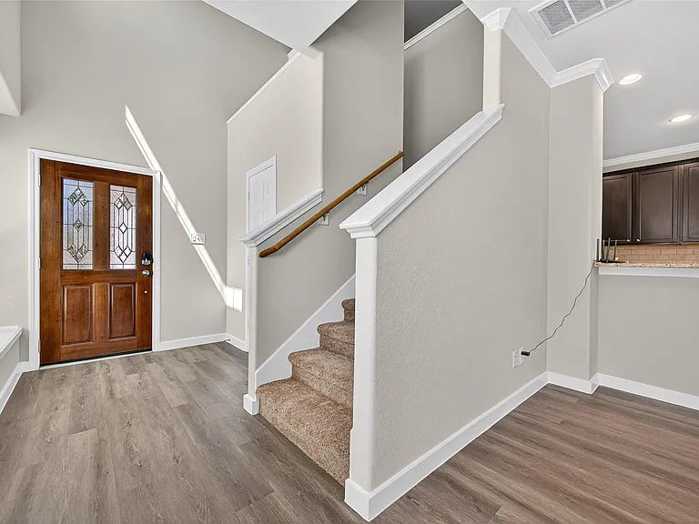 6438 Haywards Crossing South Cir — Photo 7