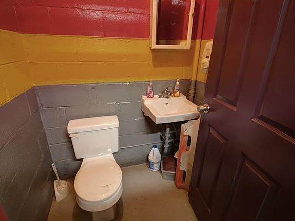 5th image of 111 Saint Clair Ave
