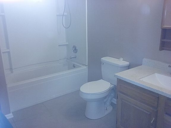 4th image of 1301 Chestnut St