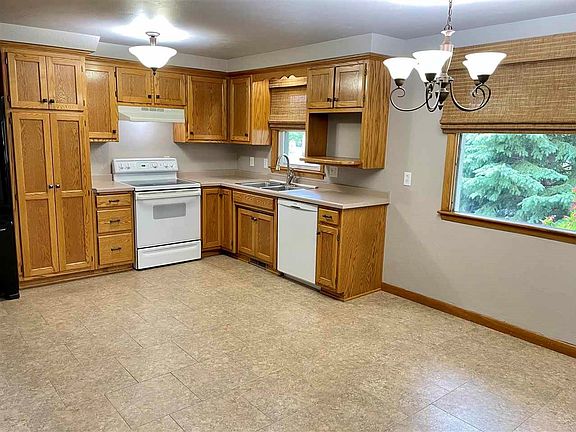 Alternate kitchen view