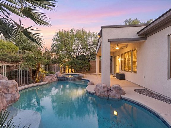 2nd image of 26 Fountainhead Cir