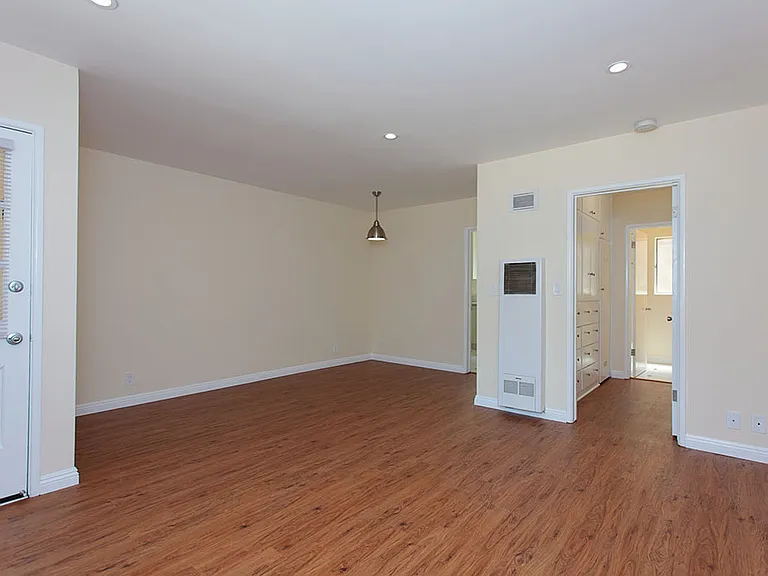 255 S Madison Ave — Photo 5