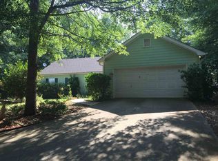 136 Elk Grove Dr, Auburn, GA