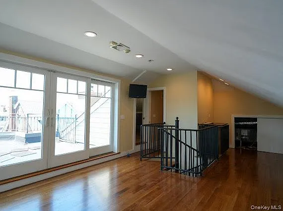 3 Pennsylvania Ct — Photo 38