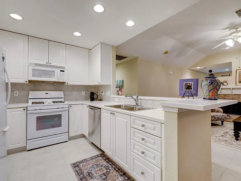 10 Stone Creek Pl — Photo 6