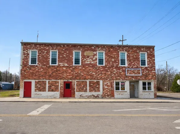 910 Monroe St, Carleton, MI 48117