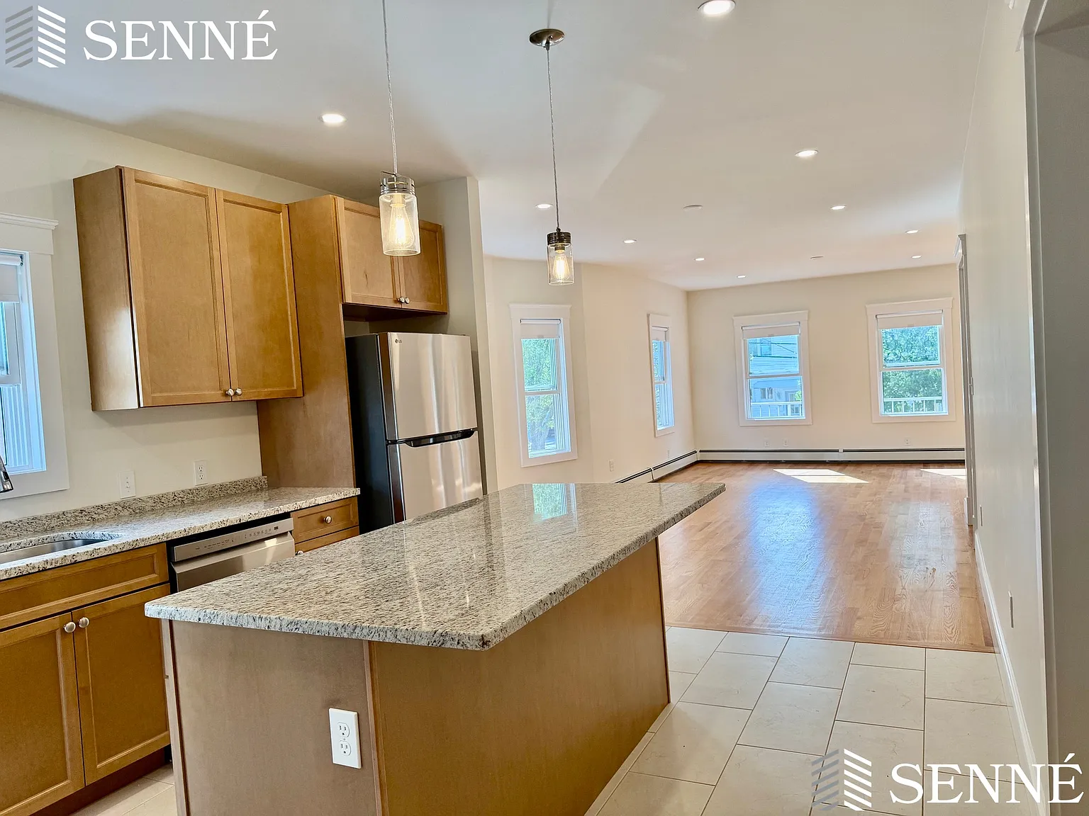 2 bed, 1.0 bath, 1556 sqft, $4,300 — Photo 3