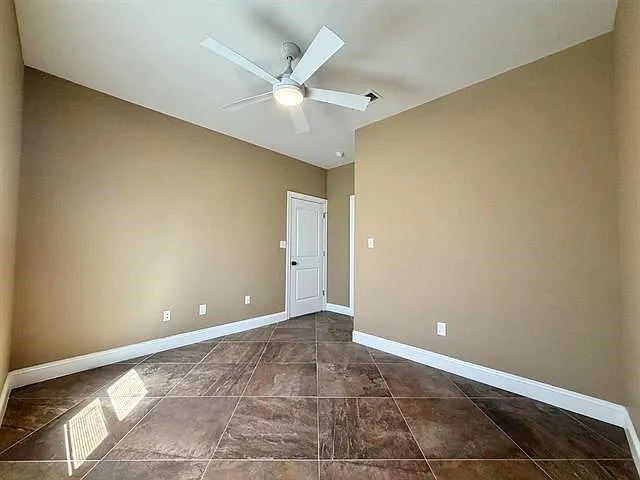 2850 Amber Ave — Photo 12