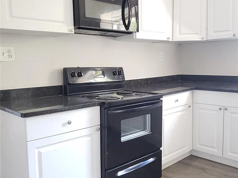 2403 Durham St #1 — Photo 14