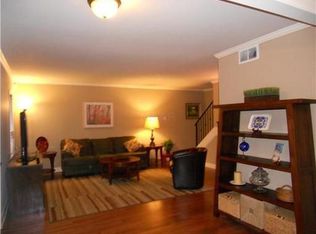 707 Hotchkiss Ln, Memphis, TN 38104