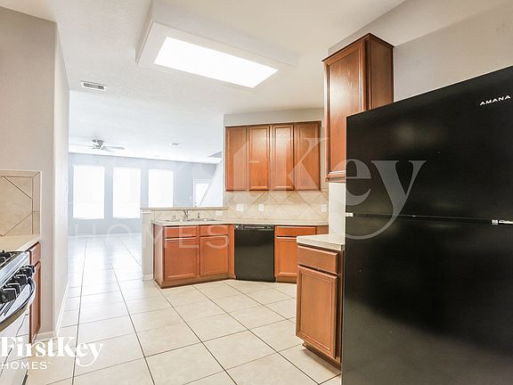5th image of 1826 Sun Point Ct
