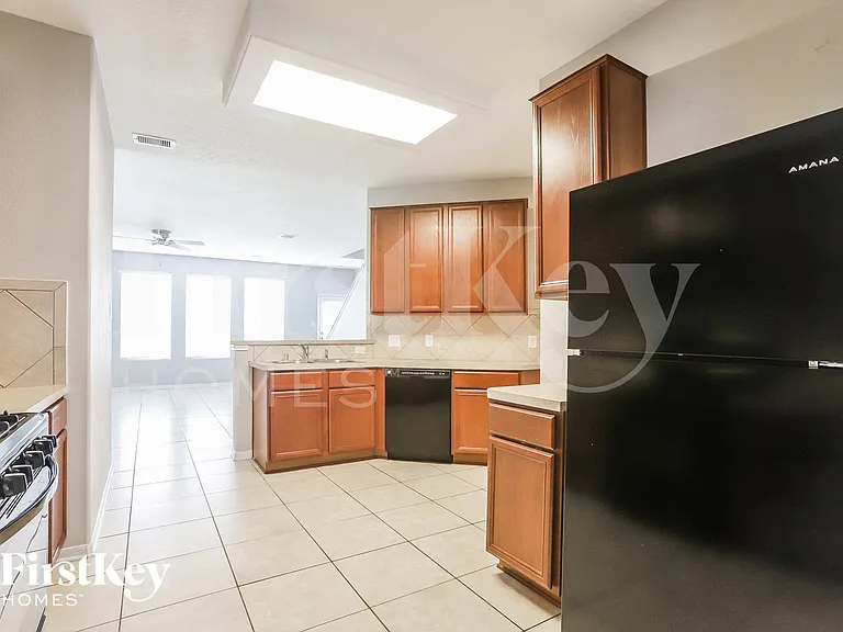 1826 Sun Point Ct — Photo 5
