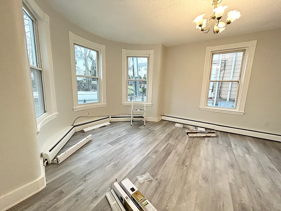 10 Oakland St #1