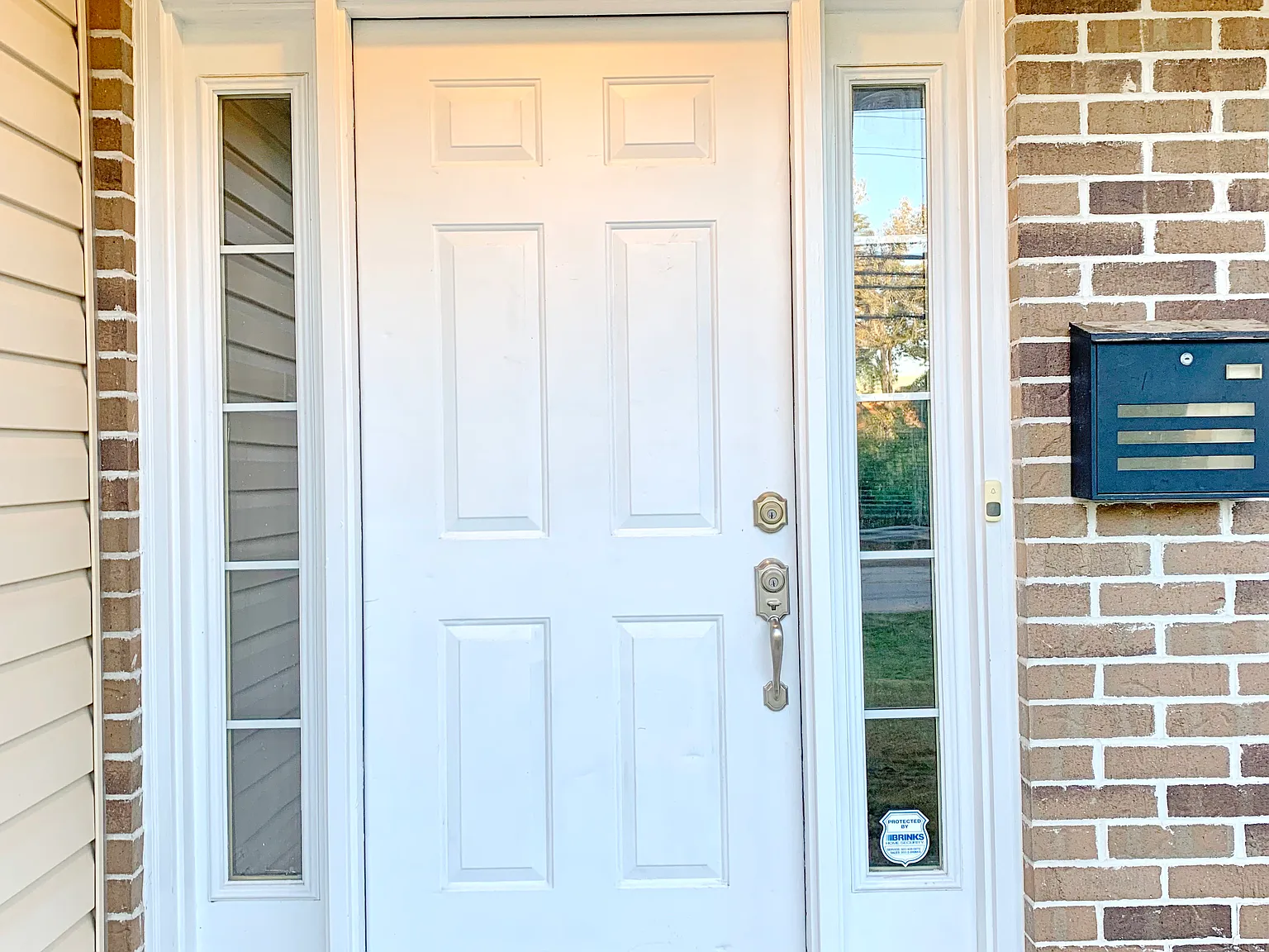 3 bed, 2.5 bath, 1918 sqft, $2,500 — Photo 2