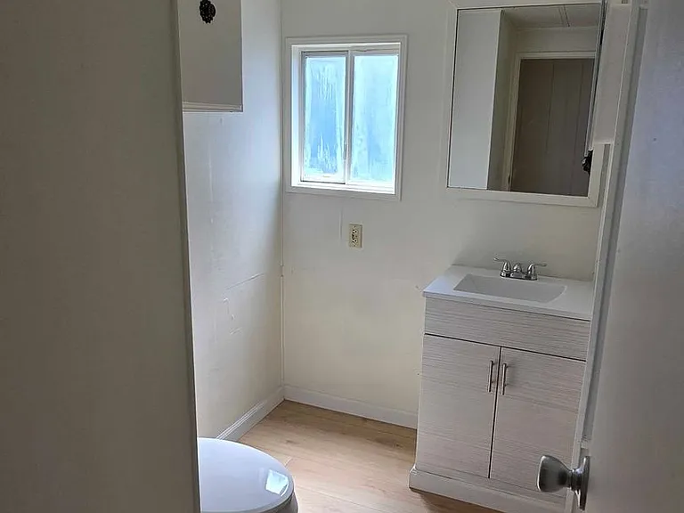 639 Whiting St — Photo 14