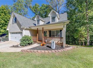 3332 Cove Overlook Dr, Gainesville, GA 30501