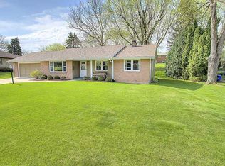 4627 Lanewood Dr, Rockford, IL 61108