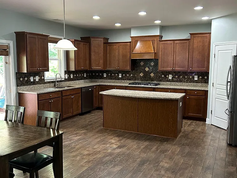 6940 Ashford Manor Way — Photo 5