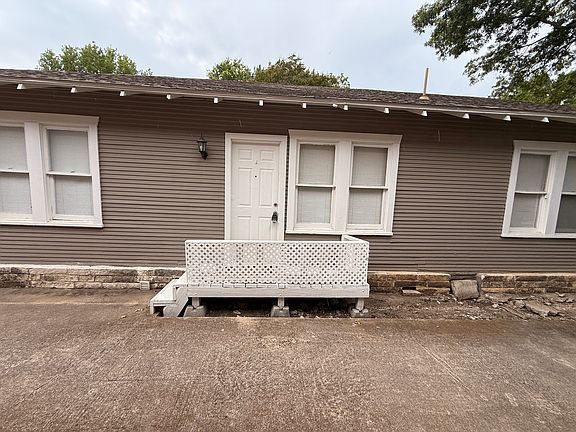 2nd image of 4617 El Campo Ave Unit 100