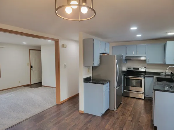 1085 Eastman St, Platteville, WI 53818