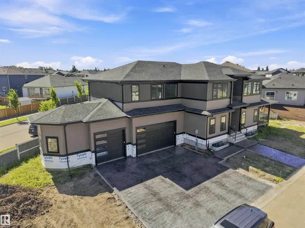 33 Harley Way, Spruce Grove, AB T7X 0X4