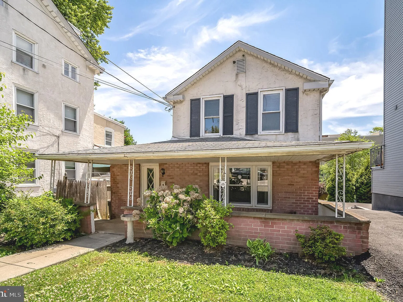 3 bed, 1.0 bath, 1512 sqft, $2,000 — Photo 3