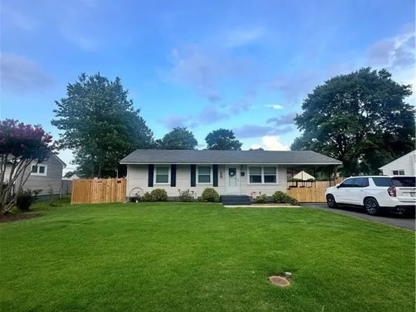 402 Otey Ln, Sandston, VA 23150