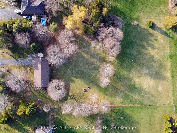 3rd image of 23 Valley Rd