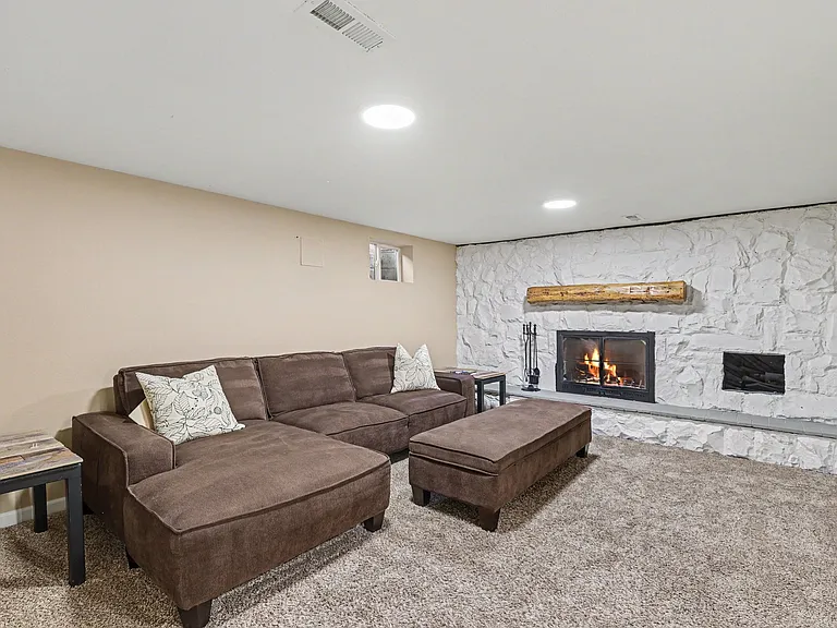 2854 S Yates St — Photo 15