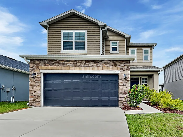 918 Walden Pond Dr — Photo 1