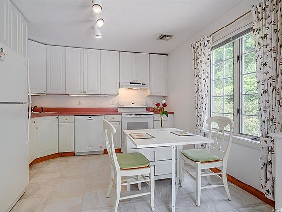 2nd image of 144 Munn Rd #A