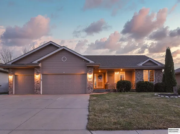 16513 Redwood St, Omaha, NE 68136