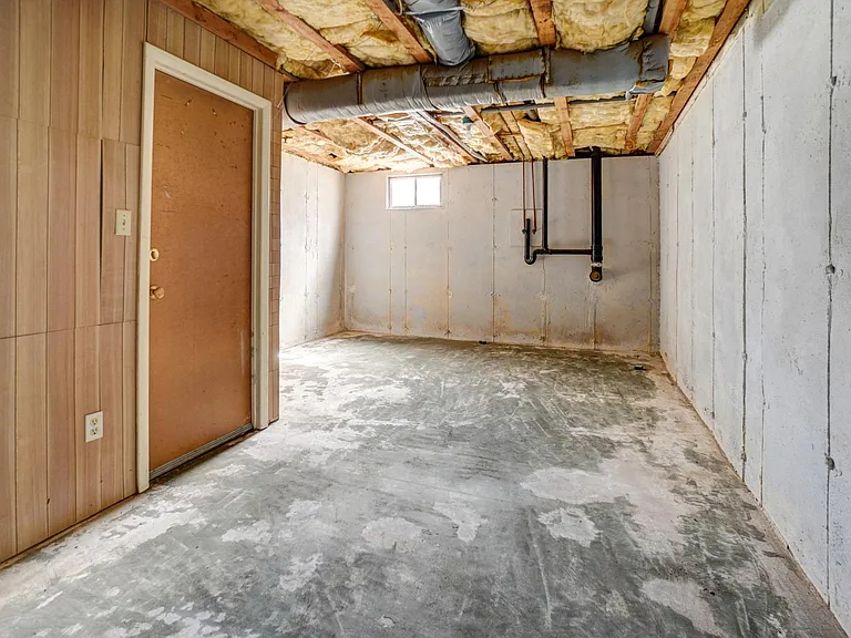 165 Pheasant Ln — Photo 49