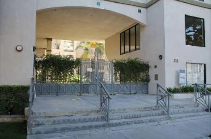 111 S Oak Knoll Ave #212