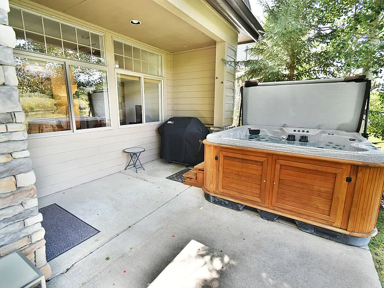 172 Robin Dr — Photo 37