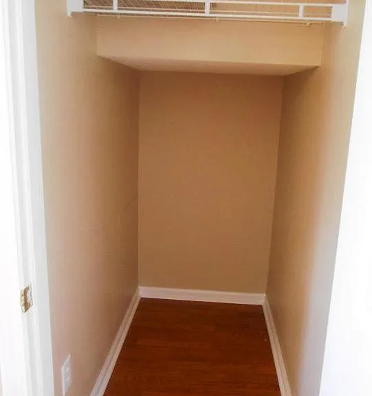 4841 Habersham Ln — Photo 6