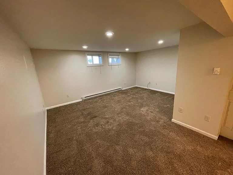 1481 Northern Ave — Photo 4