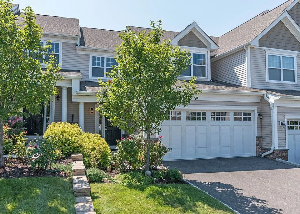 9 Briar Ridge Dr
