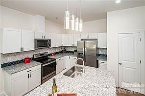 3rd image of 115 W Lacy St