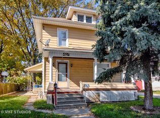 469 5th St, Aurora, IL 60505