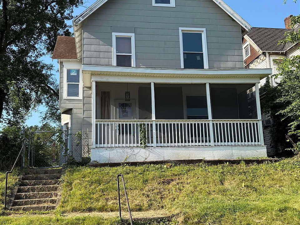 1st image of 721 W 6th St