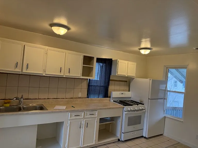 1316 Alpine Ave NW — Photo 5