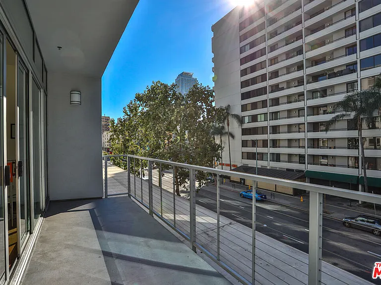645 W 9th St #201 — Photo 38