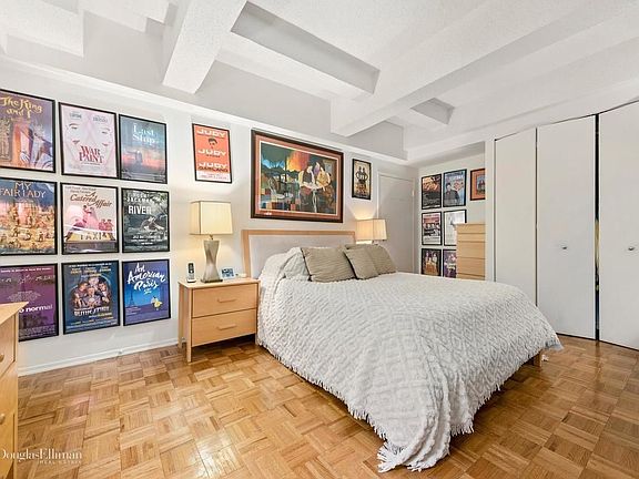 4th image of 360 W 34th St APT 13F