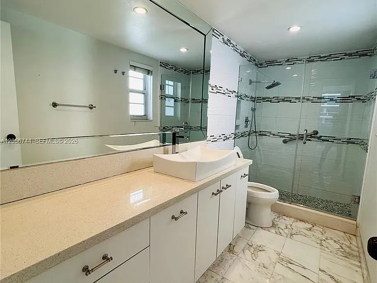 5825 Collins Ave #9C — Photo 54