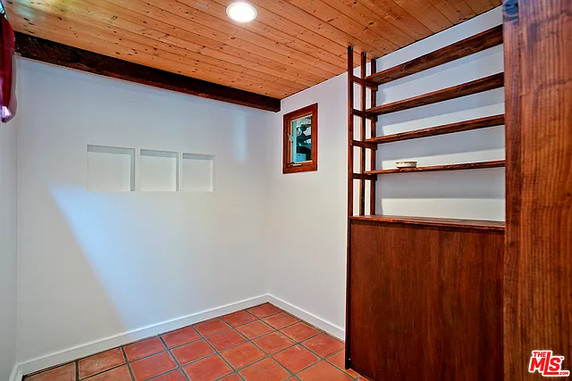 2035 Selby Ave — Photo 25