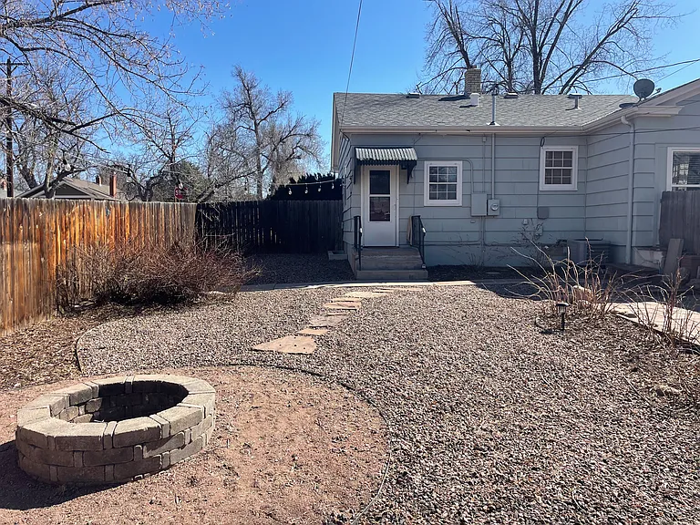 1034 N Institute St — Photo 20