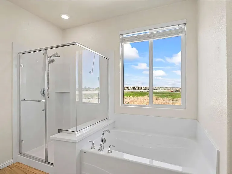 395 Princess Way — Photo 3