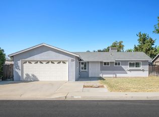 1467 Roberts Ave, Clovis, CA 93611