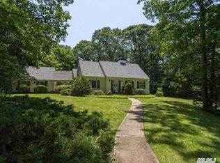 160 Overlook Dr, Wading River, NY 11792